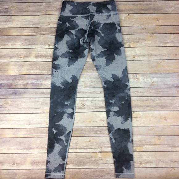 ❗️SOLD❗️Lululemon 4 Wunder Under Leggings - Picture 2 of 8